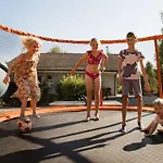 Kemp Mobil 36m² Avec Terrasse - 6 Personnes, 3 - Api-1-52-530 *