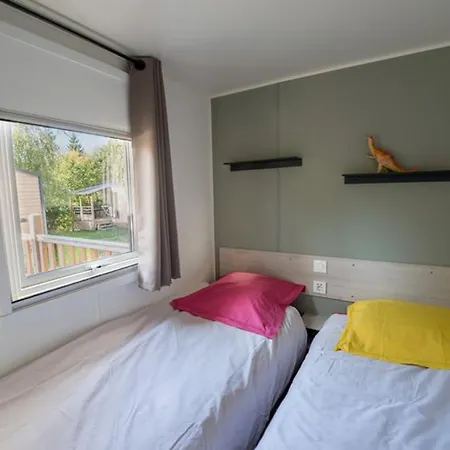 Camping Mobil 36m² Avec Terrasse - 6 Personnes, 3 - Api-1-52-530 *