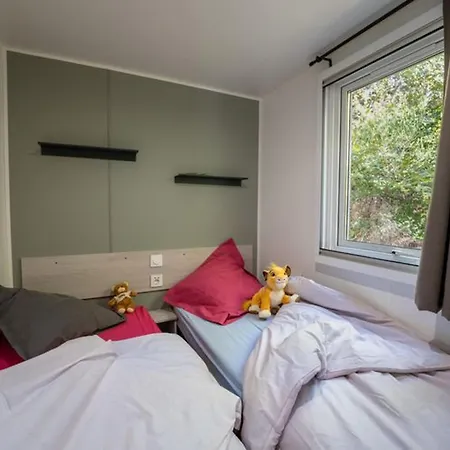 Parque de Campismo Mobil 36m² Avec Terrasse - 6 Personnes, 3 - Api-1-52-530 Granges-Aumontzey