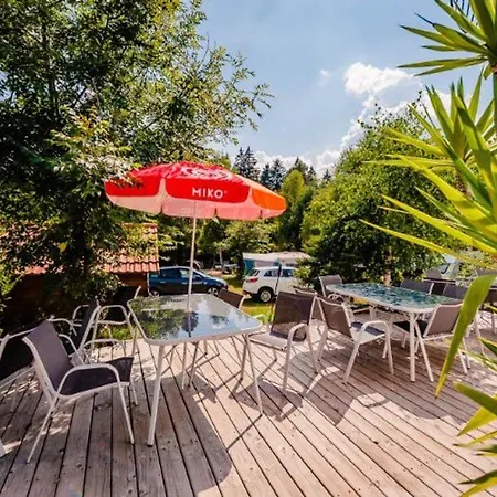 Mobil 36m² Avec Terrasse - 6 Personnes, 3 - Api-1-52-530 Camping