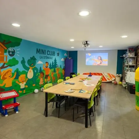 Mobil 36m² Avec Terrasse - 6 Personnes, 3 - Api-1-52-530 Camping *