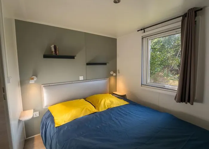 Mobil 36m² Avec Terrasse - 6 Personnes, 3 - Api-1-52-530 Granges-Aumontzey