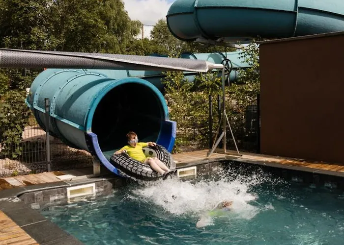 Kemp Mobil 36m² Avec Terrasse - 6 Personnes, 3 - Api-1-52-530 *