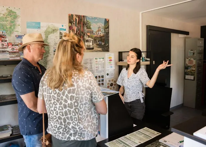 Mobil 36m² Avec Terrasse - 6 Personnes, 3 - Api-1-52-530 Campsite Granges-Aumontzey